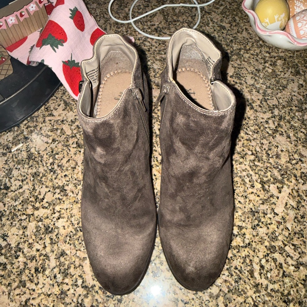 Style & Co Brown Suede Wedge Ankle Booties – Size 7 – Side Zip - Picture 3 of 7